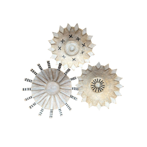 SET OF THREE DUTCH PAPIER MACHE BOWLS